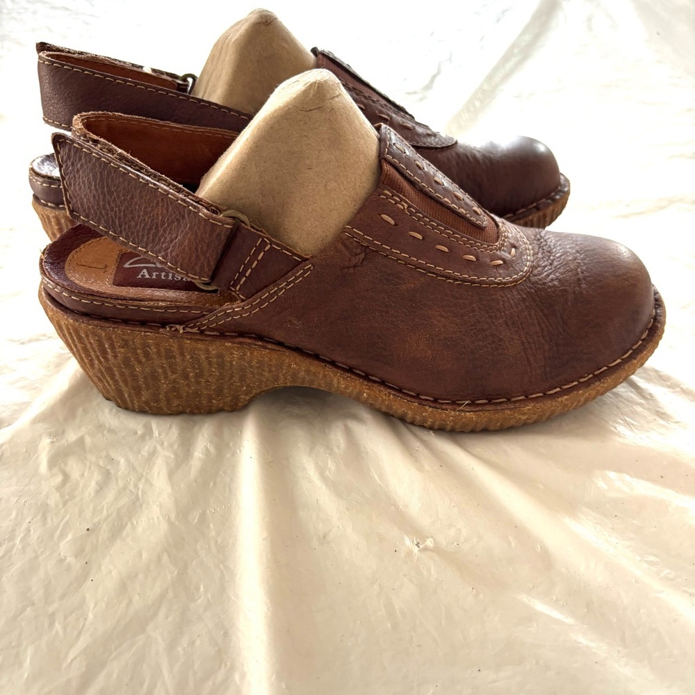 Clarks Artisan Trapelo Brown Leather Clog SZ 7 M NWOT only tried on - Picture 1 of 13